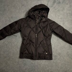 BURTON. Size M women’s ski jacket. Used only one ski season. REVERSIBLE.